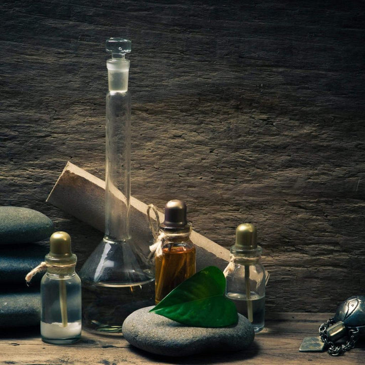 musk perfume origin in oil bottles