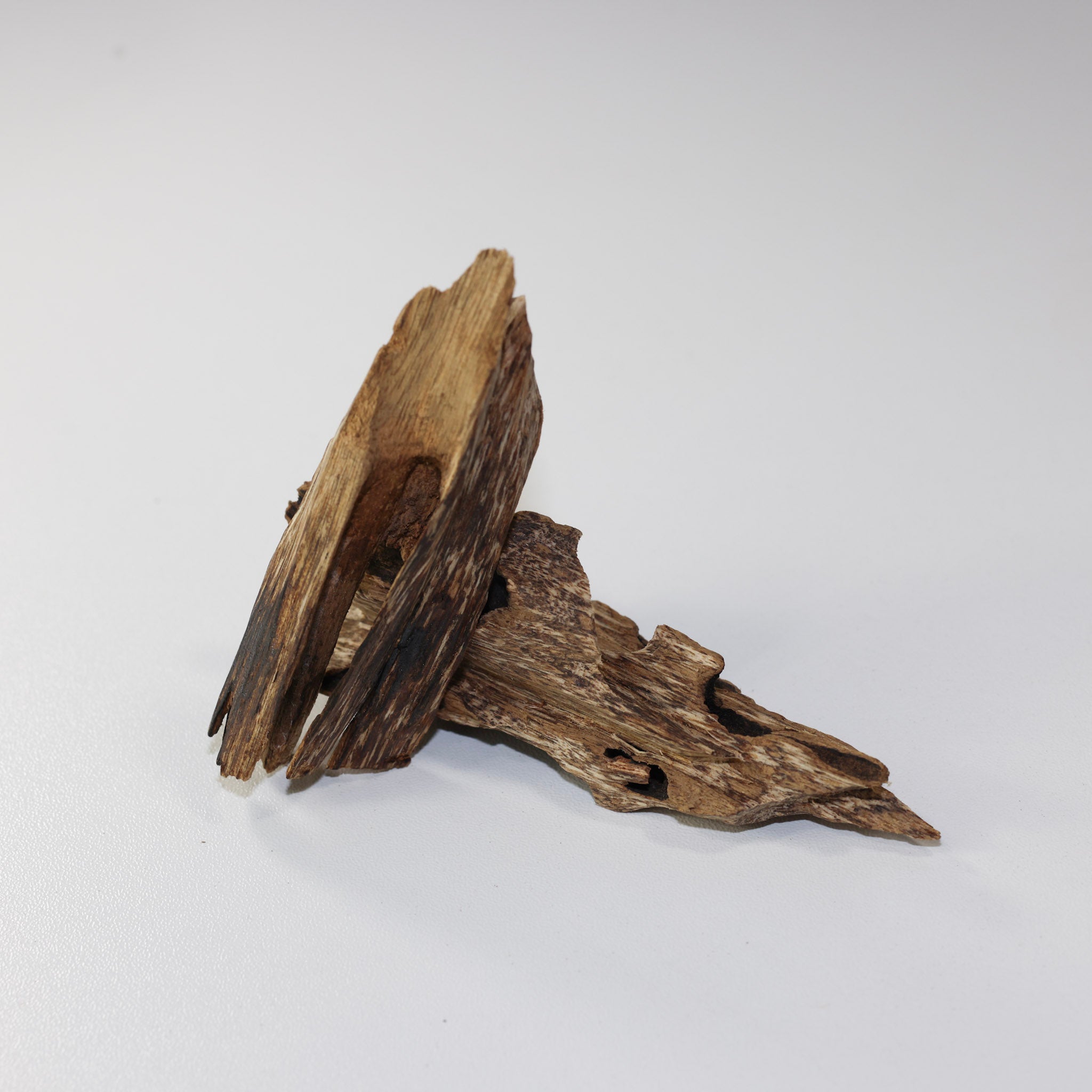 100% Vietnamese Aquilaria Crassna Super King Agarwood Luxury Resin