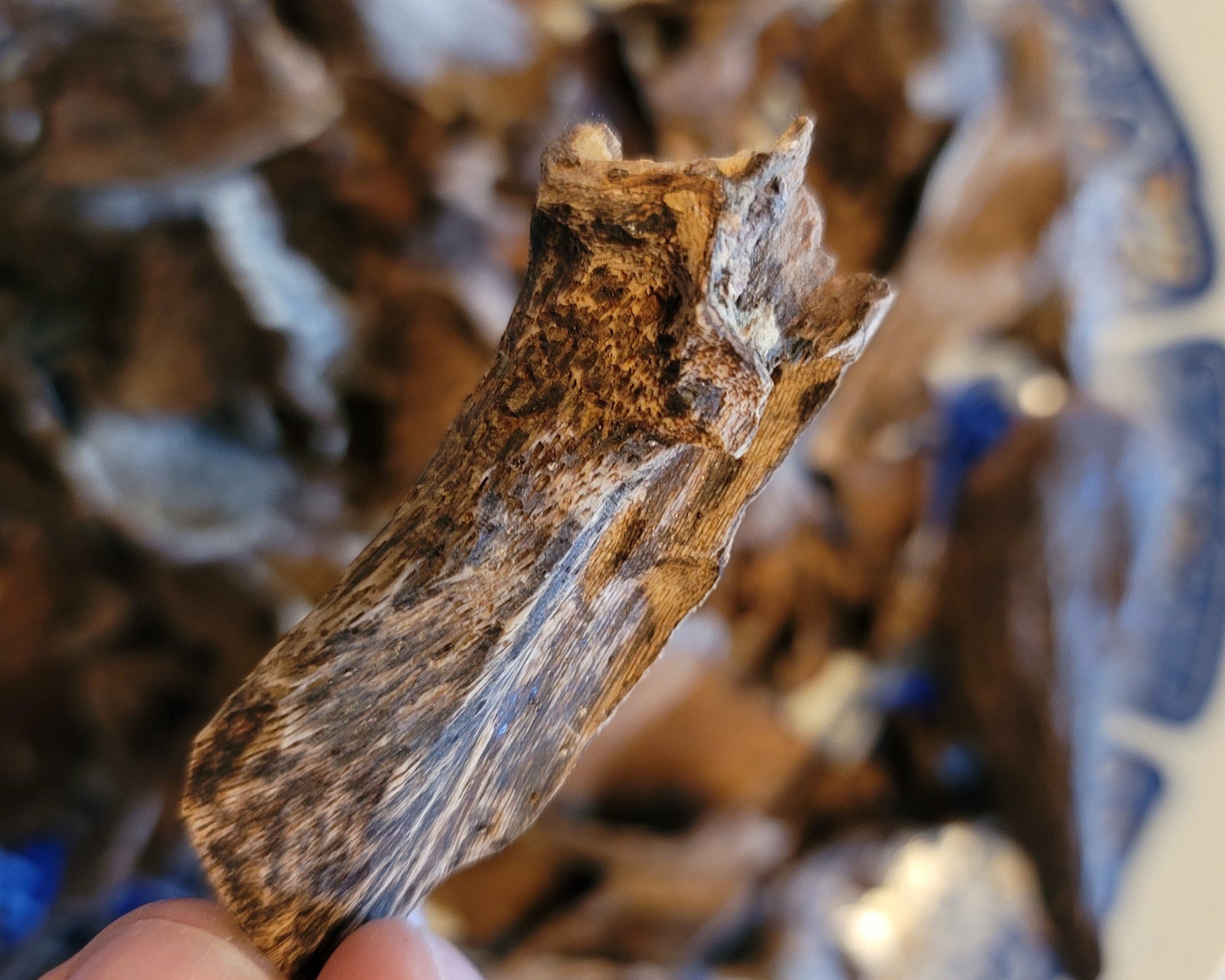 Vietnamese 100% pure natural, super king AAA+ agarwood - theperfumist
