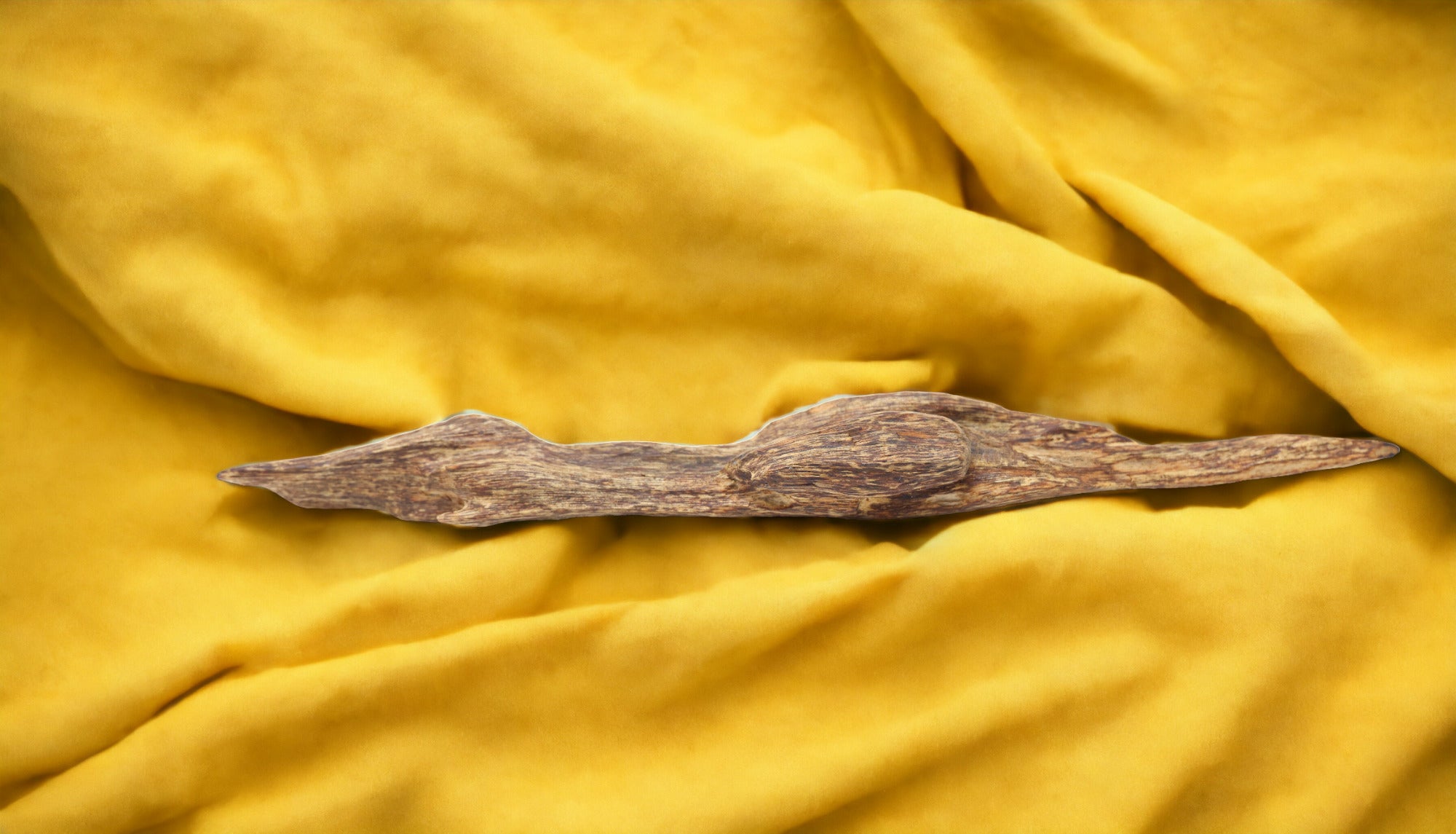 Superior Wild Hainan Agarwood Shu Xin Yu Luxury Display