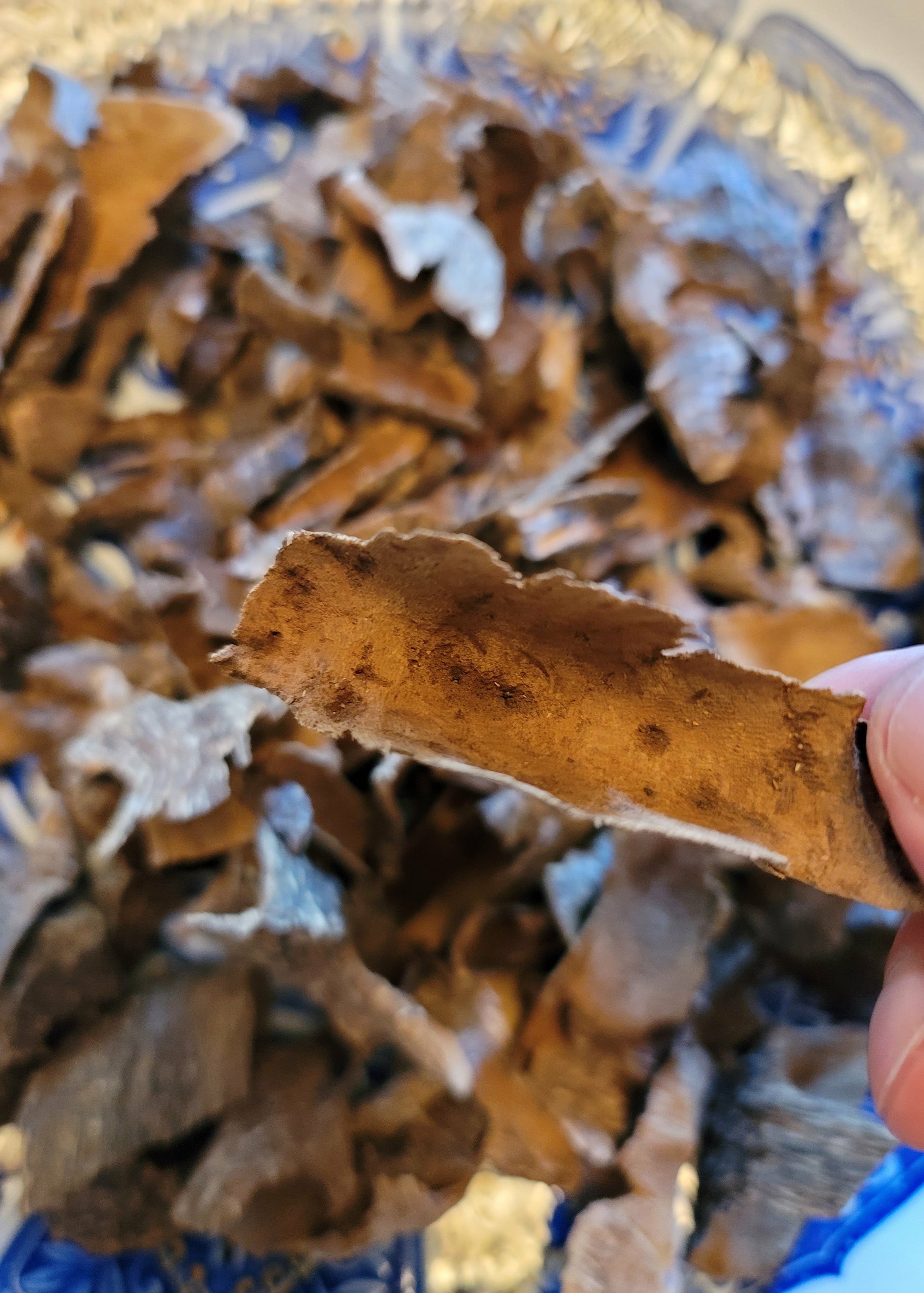 Vietnamese super Girmit, 100% pure natural, agarwood. Hand-selected pieces. - theperfumist