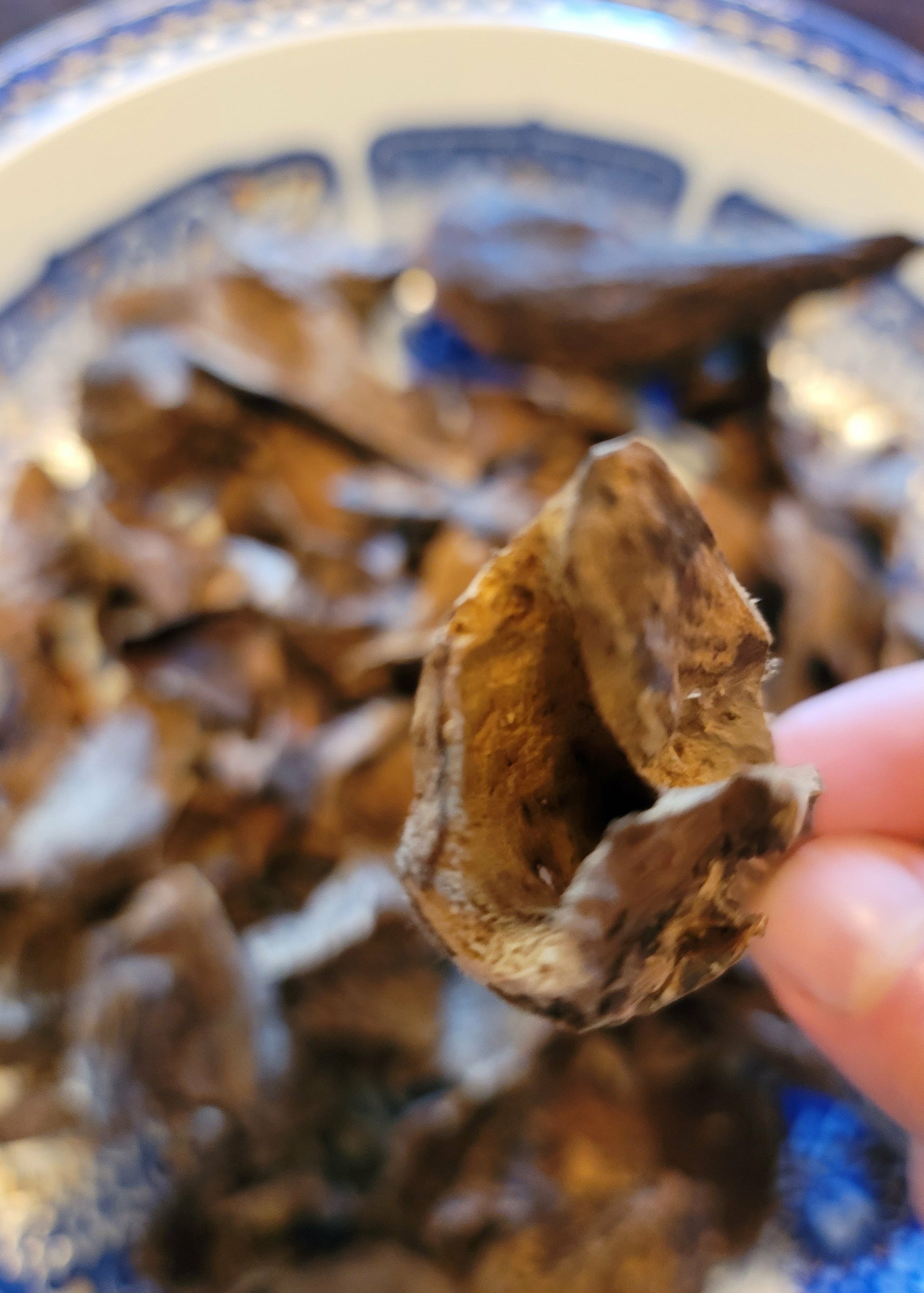 Vietnamese 100% pure natural, super king AAA+ agarwood - theperfumist
