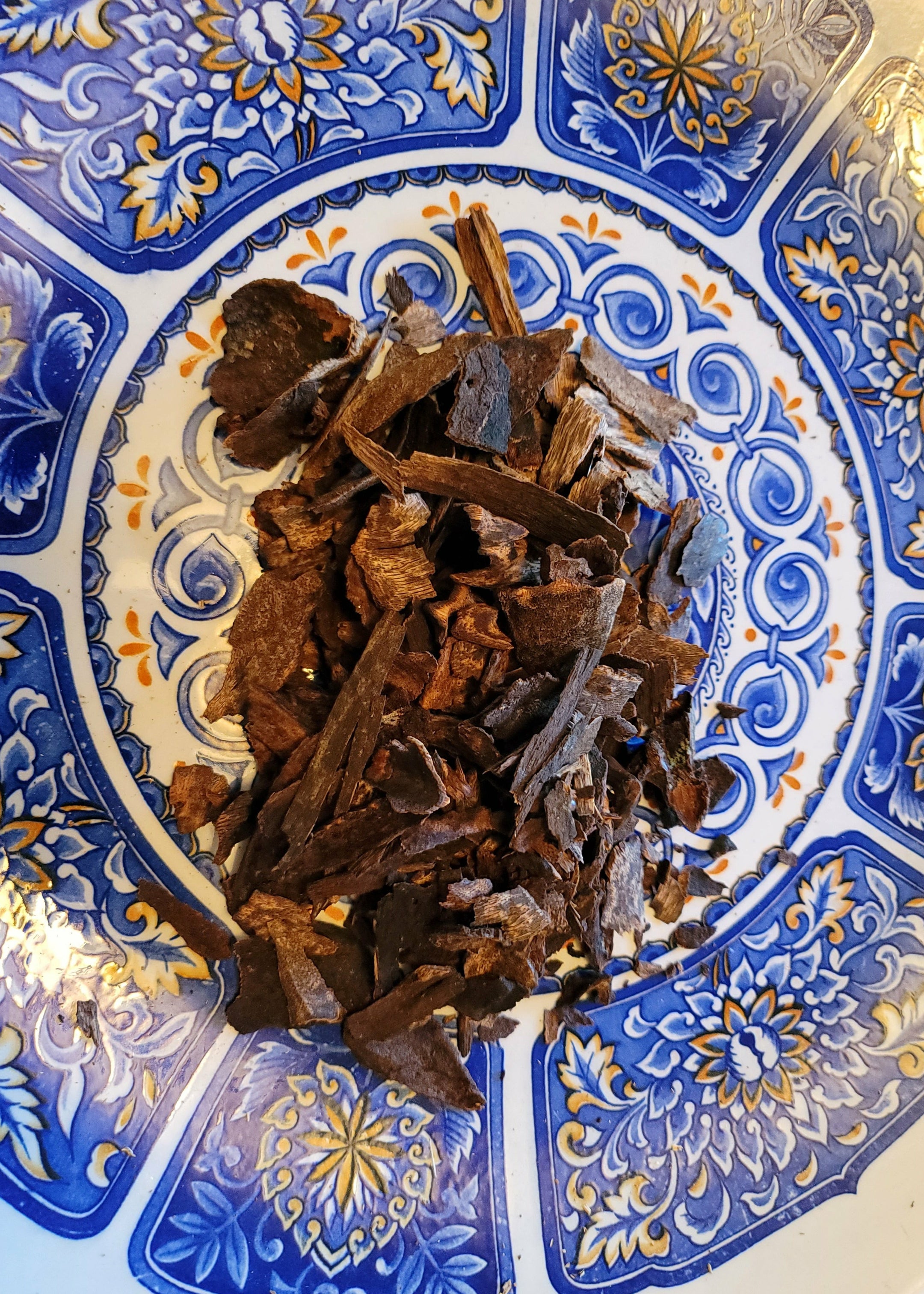 Vietnamese 100% wild, pure natural, sinking King agarwood, under the soil. - theperfumist