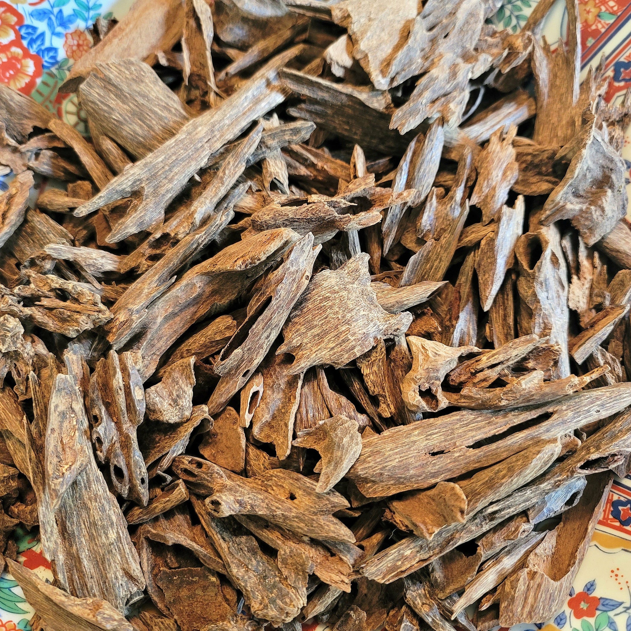 100 years old wild, triple King, sinking Brunei Sultani select agarwood. - theperfumist