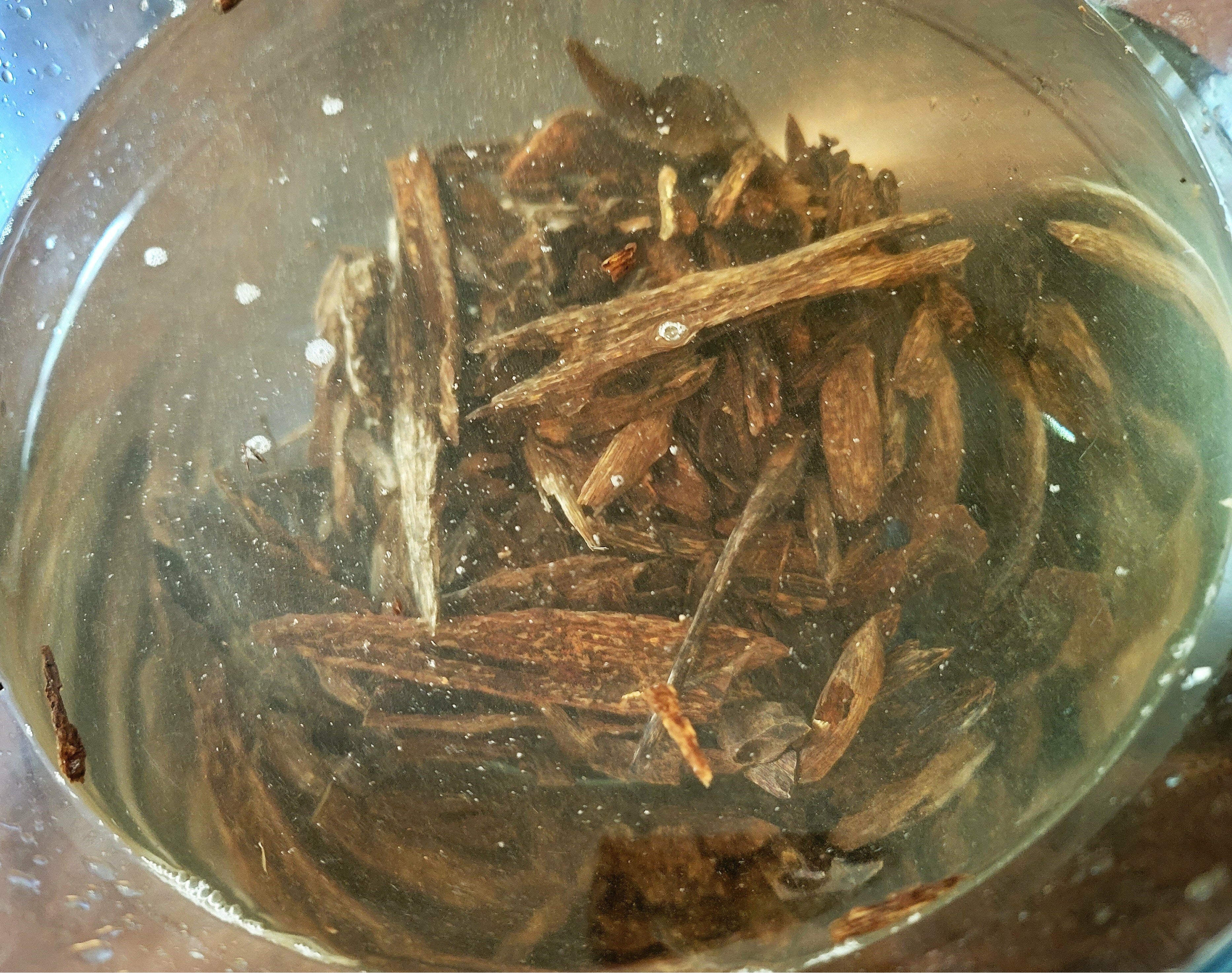 100 years old wild, triple King, sinking Brunei Sultani select agarwood.