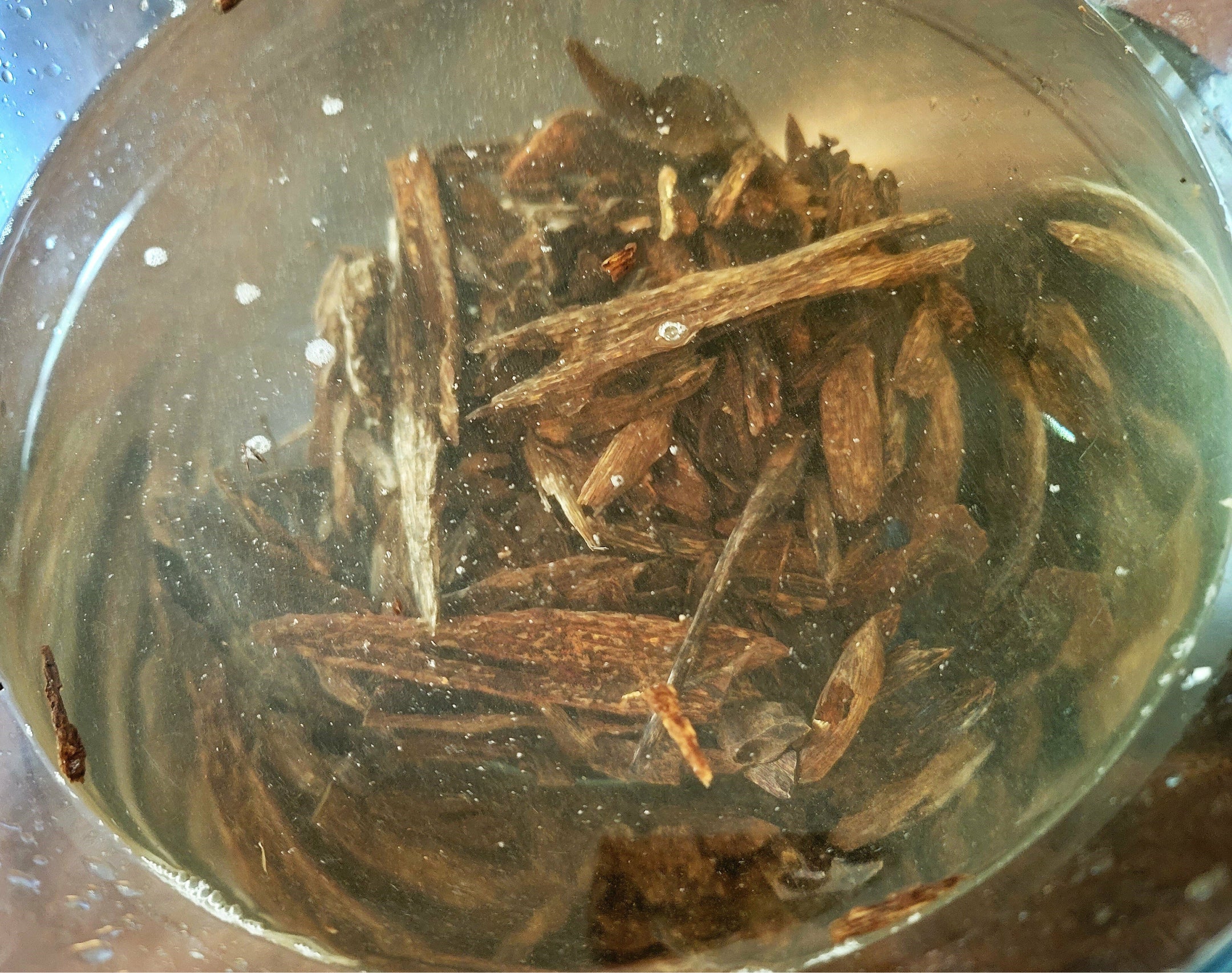 100 years old wild, triple King, sinking Brunei Sultani select agarwood. - theperfumist