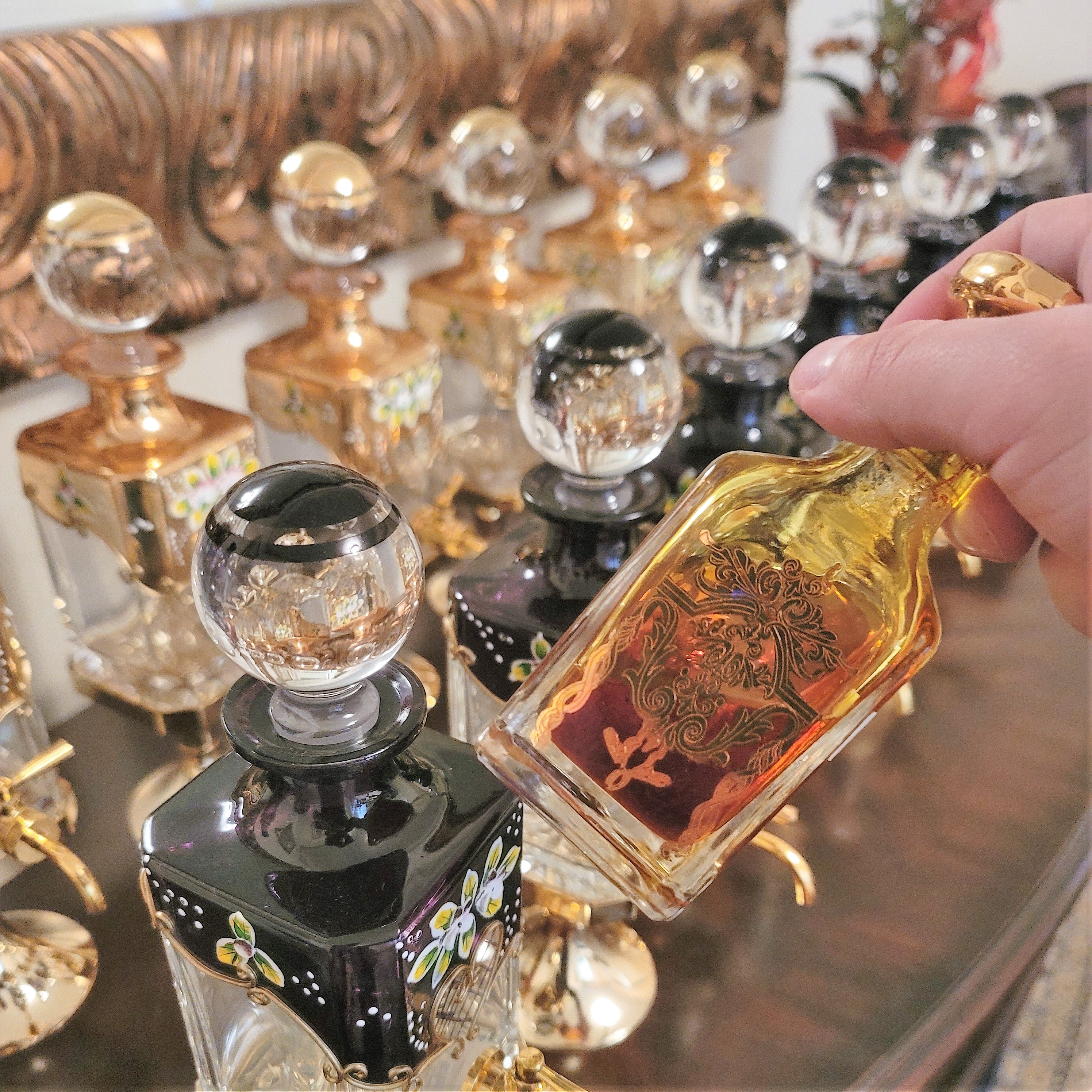 Royal Saffron Oil- Pure Distillation of the best Saffron
